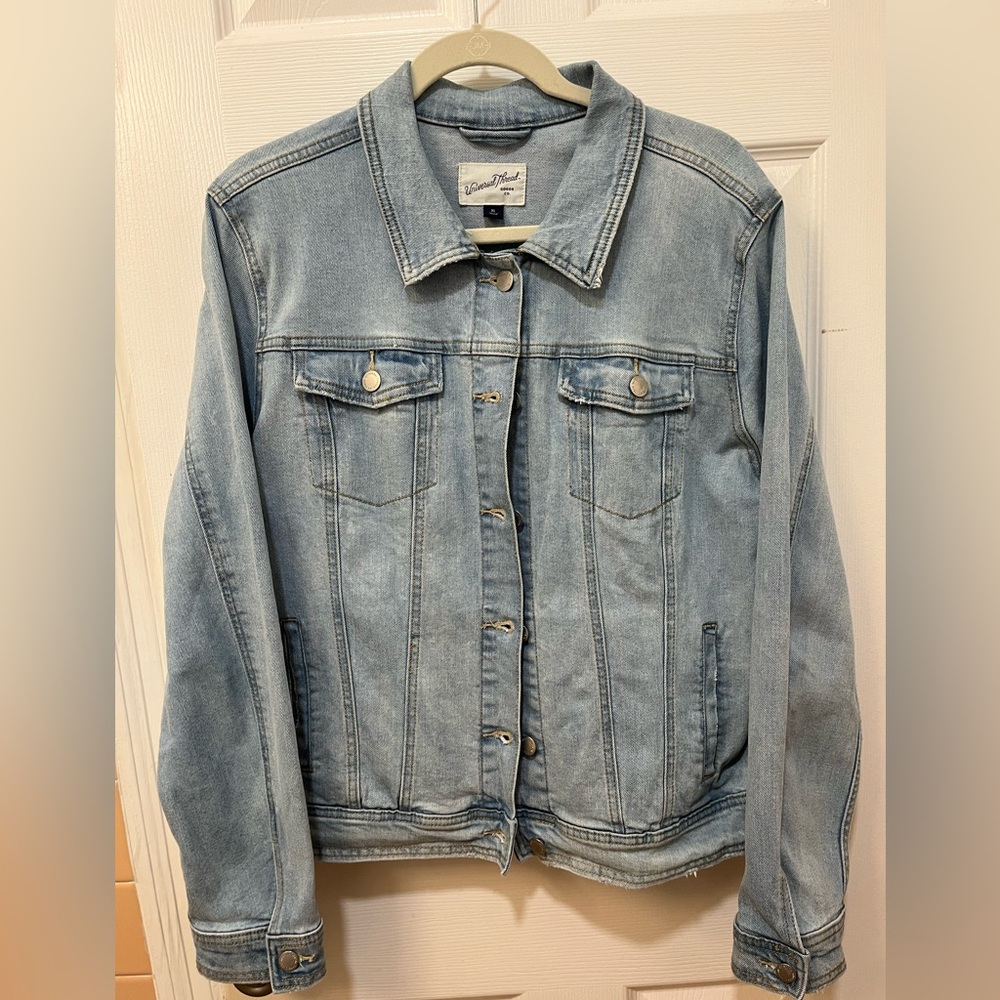 Universal Thread Jean Jacket. Size XL.